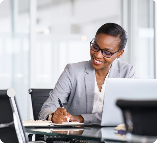 Akawopay customer using the app illustration